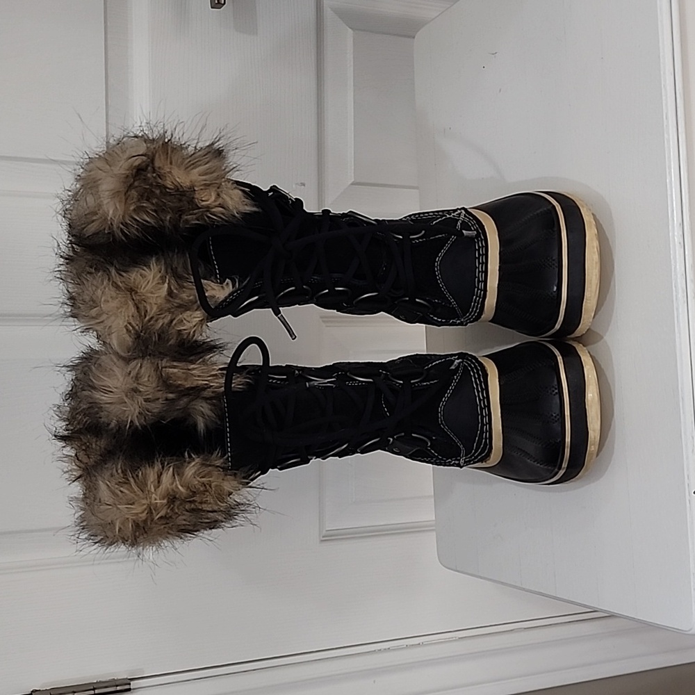 Sorel Joan of Arctic Boots Black